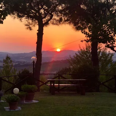 مزرعة للإقامة Del Conero Poggio (Marche)